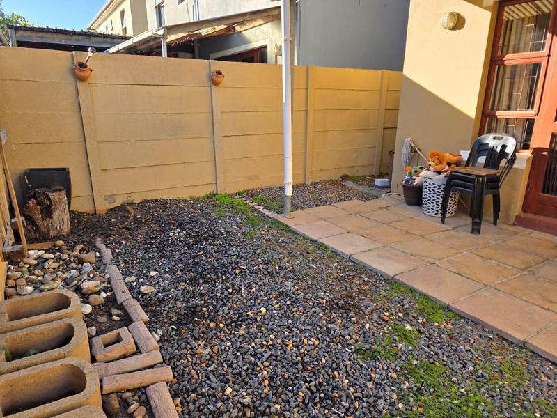 To Let 2 Bedroom Property for Rent in Parklands Western Cape